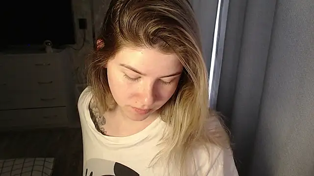 Snapshot of MelissaXKinky chatting on 14, 3, 2025 MelissaXKinky online show from 14, 3, 2025