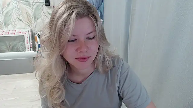 Snapshot of MelissaXKinky chatting on 3, 10, 2025 MelissaXKinky online show from 3, 10, 2025