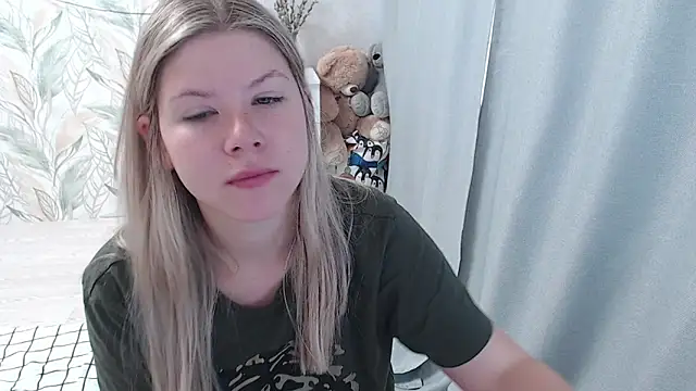 Snapshot of MelissaXKinky chatting on 10, 10, 2025 MelissaXKinky online show from 10, 10, 2025