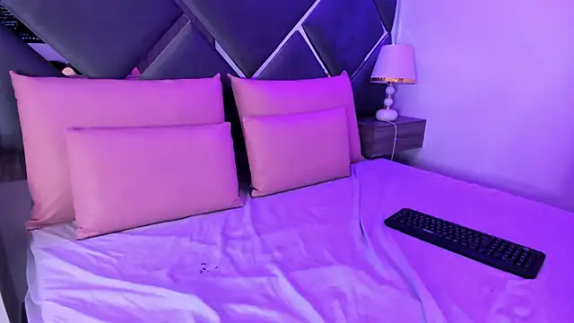 Charlotte Myers online show from 9, 9, 2025