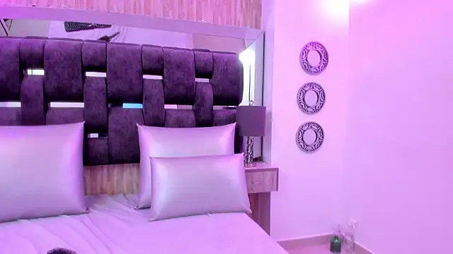 Charlotte Myers online show from 17, 12, 2025