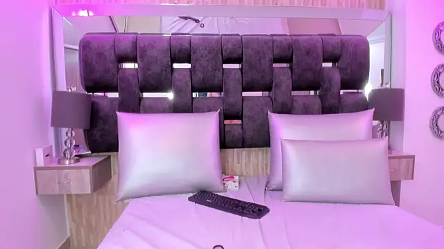 Charlotte Myers online show from 19, 12, 2025