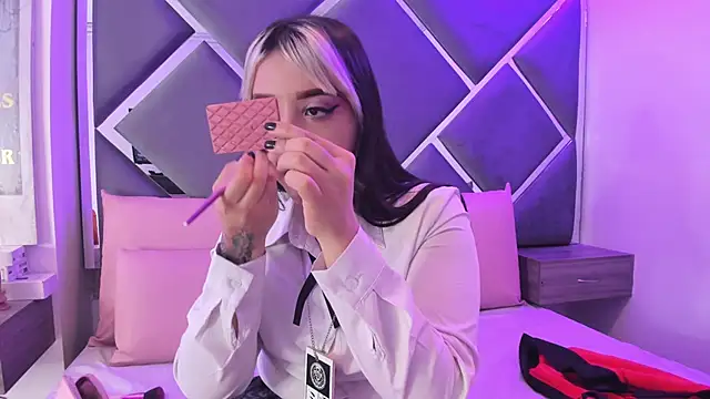 Charlotte Myers online show from 24, 10, 2025