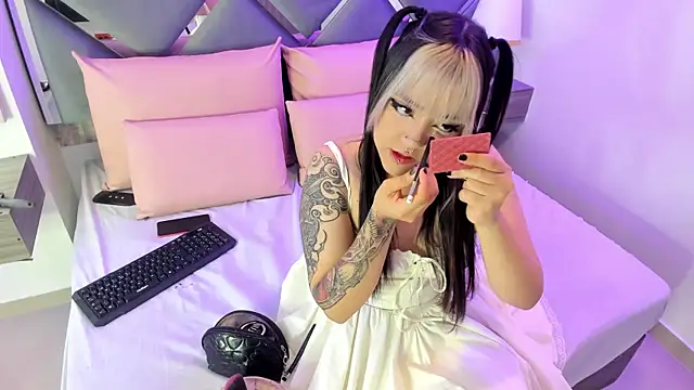 Charlotte Myers online show from 13, 9, 2025