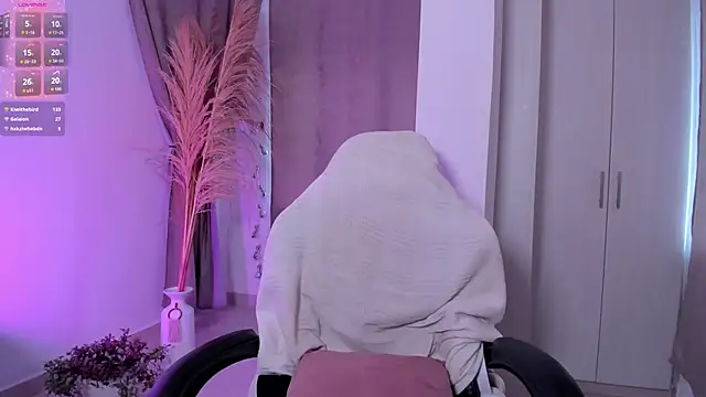 ElissaDominguez online show from 2, 12, 2025