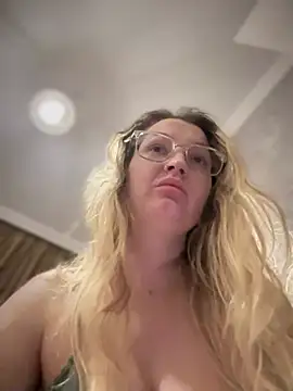 Teya moon  online show from 21, 3, 2025