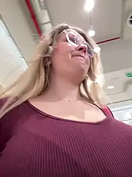 Teya moon  online show from 15, 1, 2026