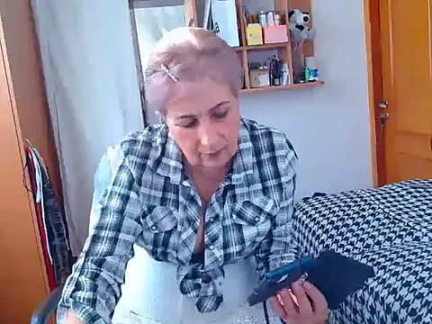 Victoria5643 online show from 9, 2, 2025