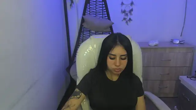 Chanttall  online show from 28, 11, 2025