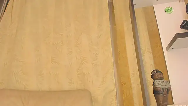 Chanttall  online show from 30, 1, 2025