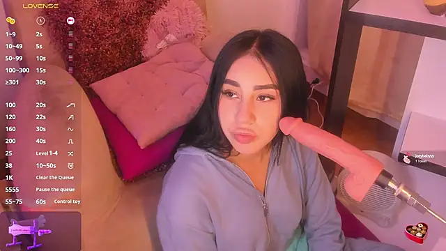 Chanttall  online show from 19, 2, 2025