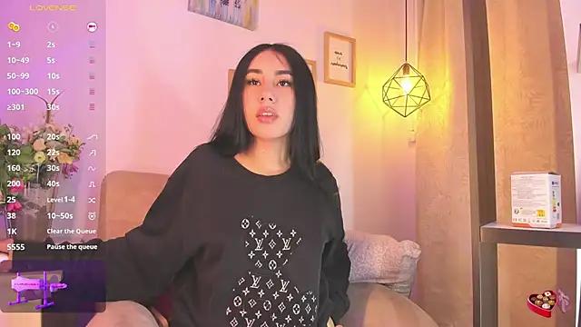 Chanttall  online show from 20, 2, 2025