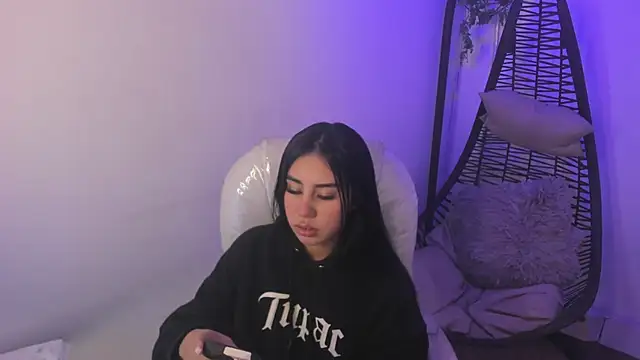 Chanttall  online show from 22, 11, 2025