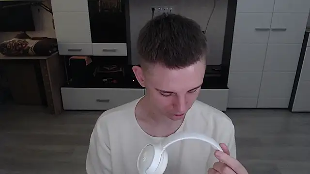 angryzan online show from 6, 10, 2025