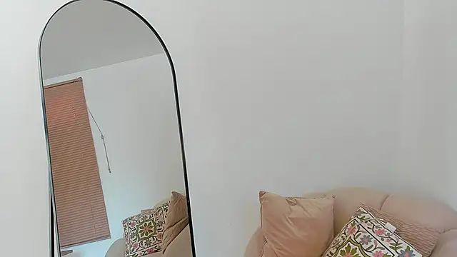 SofiMeza online show from 11, 9, 2025