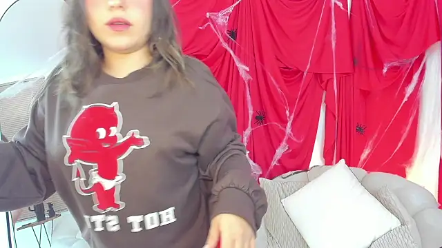 SofiMeza online show from 27, 10, 2025