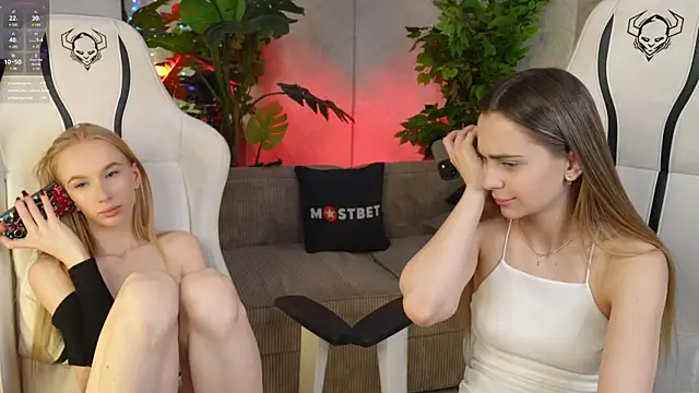 Snapshot of Lana_Pulse chatting on 30, 12, 2024 Lana Pulse online show from 30, 12, 2024