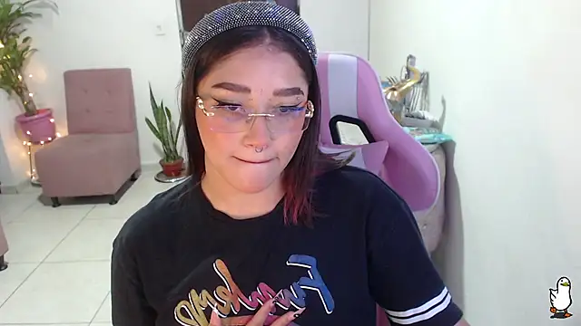 Snapshot of littleangel1_m chatting on 21, 2, 2025 littleangel1 m online show from 21, 2, 2025