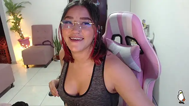 Snapshot of littleangel1_m chatting on 8, 2, 2025 littleangel1 m online show from 8, 2, 2025