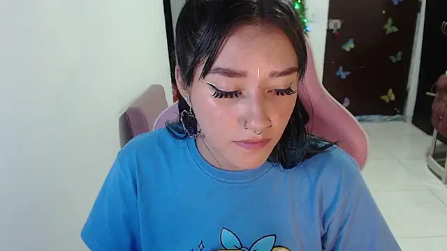 Snapshot of littleangel1_m chatting on 8, 1, 2026 littleangel1 m online show from 8, 1, 2026