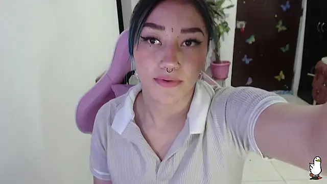 Snapshot of littleangel1_m chatting on 13, 11, 2025 littleangel1 m online show from 13, 11, 2025