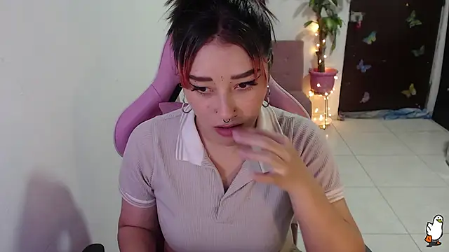 Snapshot of littleangel1_m chatting on 12, 9, 2025 littleangel1 m online show from 12, 9, 2025