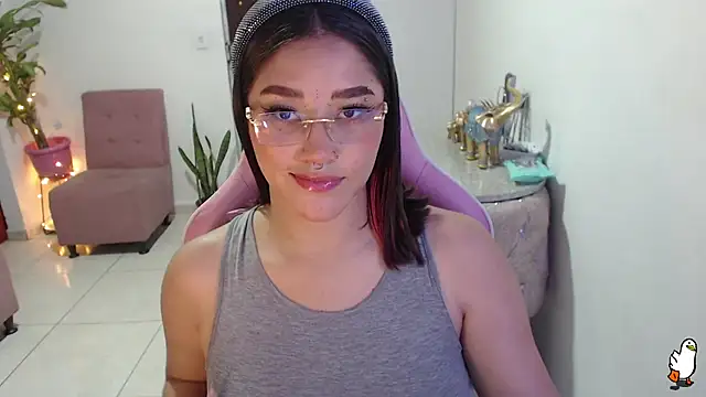 Snapshot of littleangel1_m chatting on 24, 2, 2025 littleangel1 m online show from 24, 2, 2025