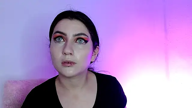 Snapshot of sophy_rock chatting on 15, 12, 2025 sophy rock online show from 15, 12, 2025