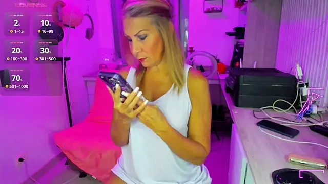 Snapshot of _cristal_ayala chatting on 11, 6, 2026 cristal ayala online show from 11, 6, 2026