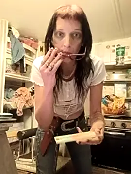 whitetrashdirtyslut online show from 4, 4, 2026