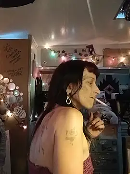 whitetrashdirtyslut online show from 19, 5, 2026