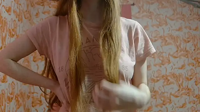 strawberrysmoothie online show from 15, 4, 2026