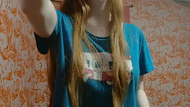 strawberrysmoothie online show from 9, 4, 2026