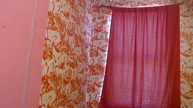 strawberrysmoothie online show from 14, 9, 2025