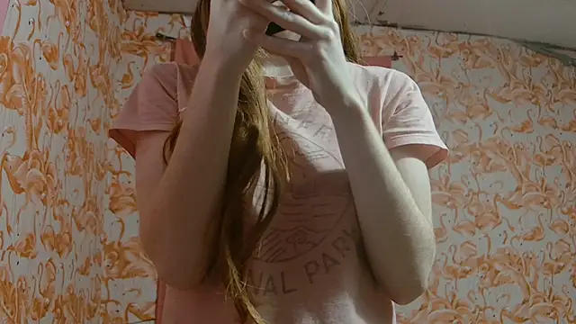 strawberrysmoothie online show from 14, 12, 2025