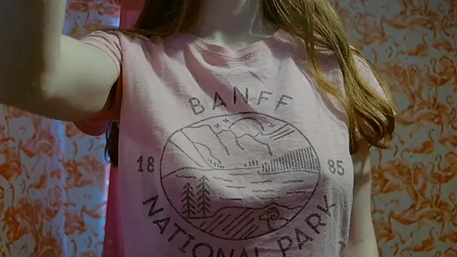 strawberrysmoothie online show from 3, 3, 2025