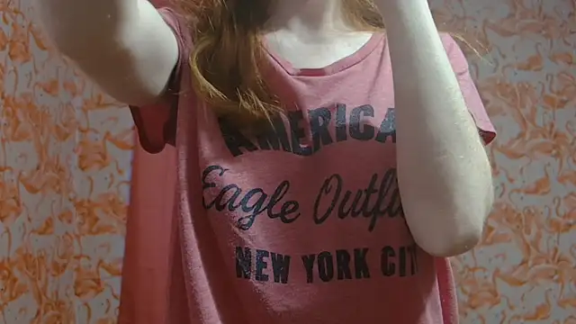 strawberrysmoothie online show from 9, 2, 2025