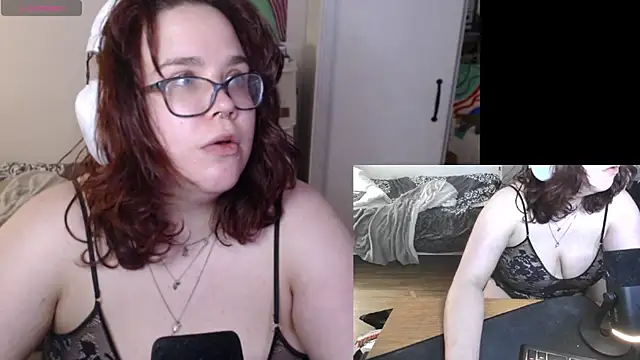 Snapshot of playvalorantwithmenow chatting on 13, 3, 2025 playvalorantwithmenow online show from 13, 3, 2025