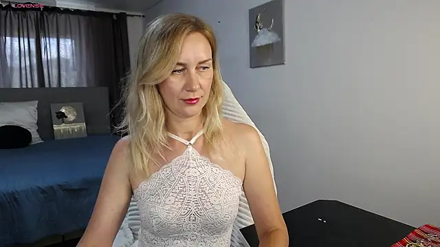 Snapshot of Vanessa_Nowak chatting on 21, 6, 2026 Vanessa Nowak online show from 21, 6, 2026