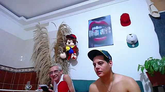 Leon hot X online show from 1, 3, 2025