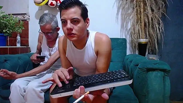 Leon hot X online show from 20, 2, 2025