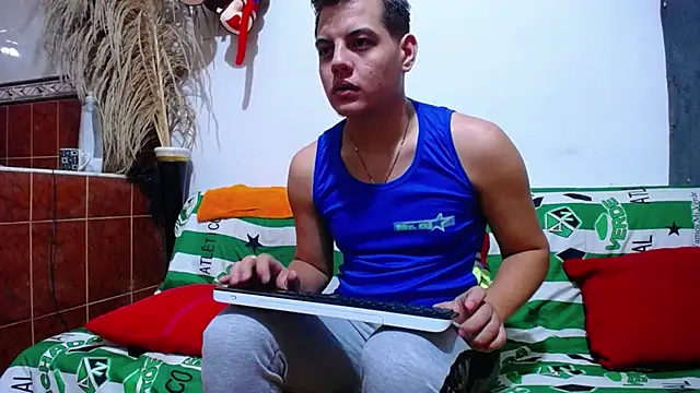 Leon hot X online show from 13, 3, 2025