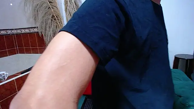 Leon hot X online show from 6, 2, 2025