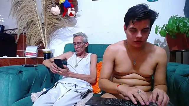 Leon hot X online show from 28, 2, 2025