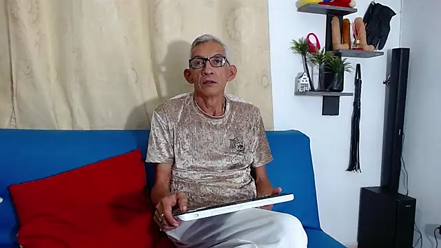 Leon hot X online show from 12, 10, 2025