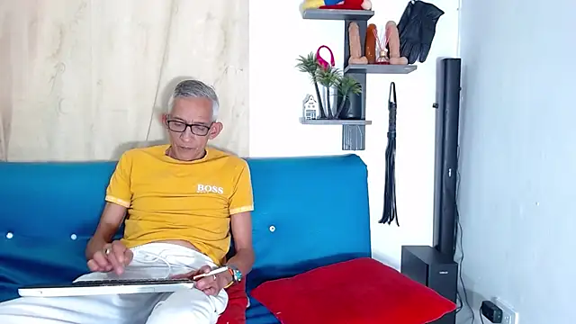 Leon hot X online show from 12, 10, 2025