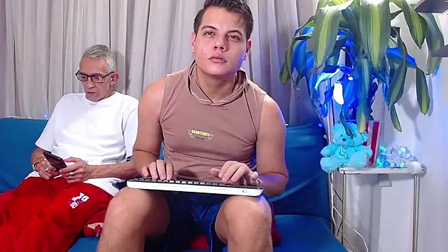 Leon hot X online show from 6, 3, 2026