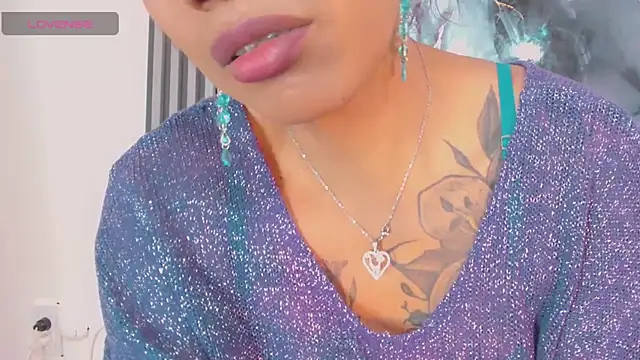 khiara moretti online show from 13, 4, 2026