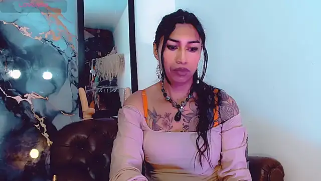 khiara moretti online show from 7, 11, 2025