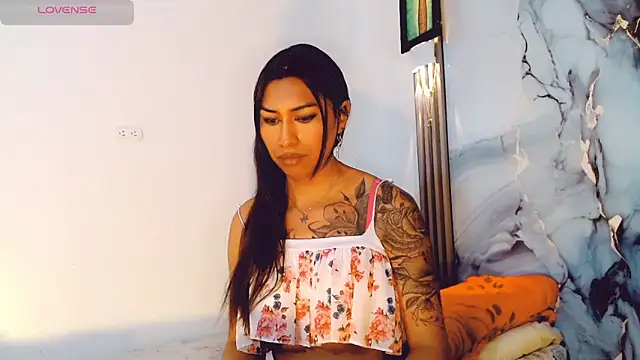 khiara moretti online show from 3, 10, 2025